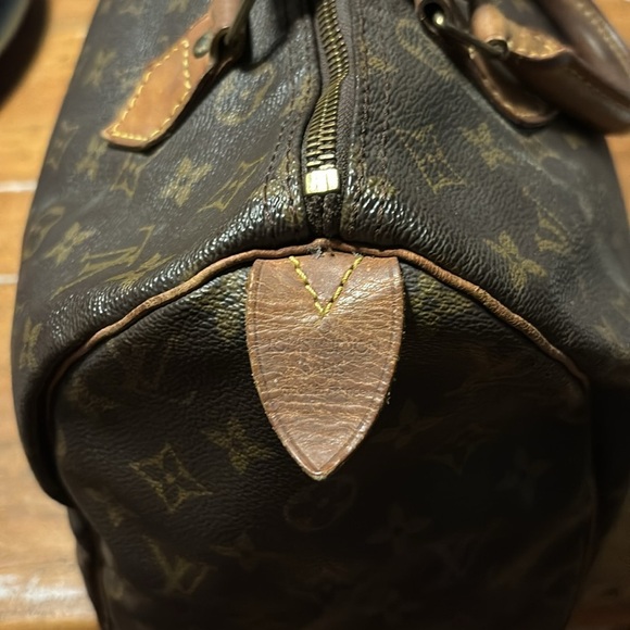 Louis Vuitton Monogram Speedy 30 - Picture 8 of 15